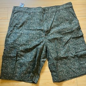 Levis Mens Heavy Material Camo Cargo Shorts 44 Green Camouflage 100% Cotton